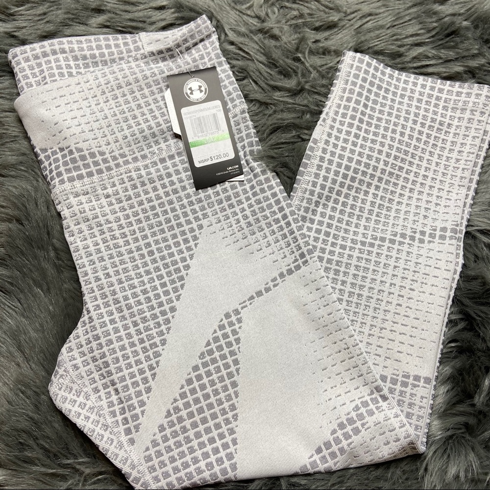 NWT Under Armour HeatGear Leggings size L